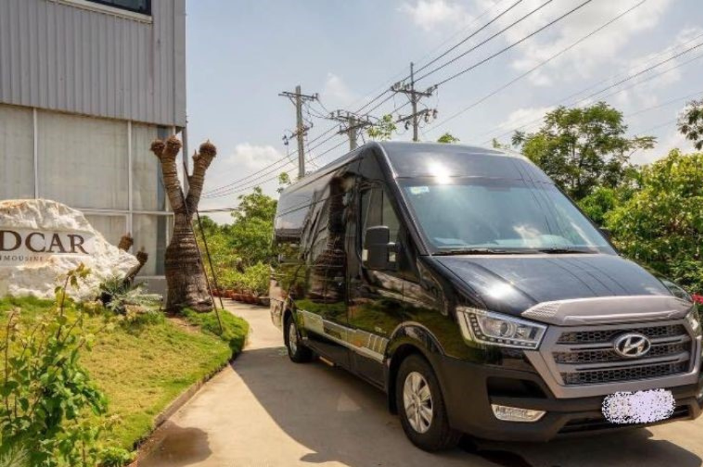 Xe limousine Hà Nội đi Mộc Châu hiện đại, chất lượng cao.